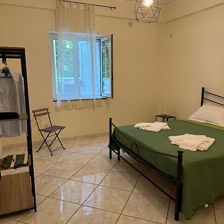 In Famiglia Apartment And Rooms For Pompei, Amalfi, Sorrento And Salerno 산테지디오델몬테알비노 외부 사진