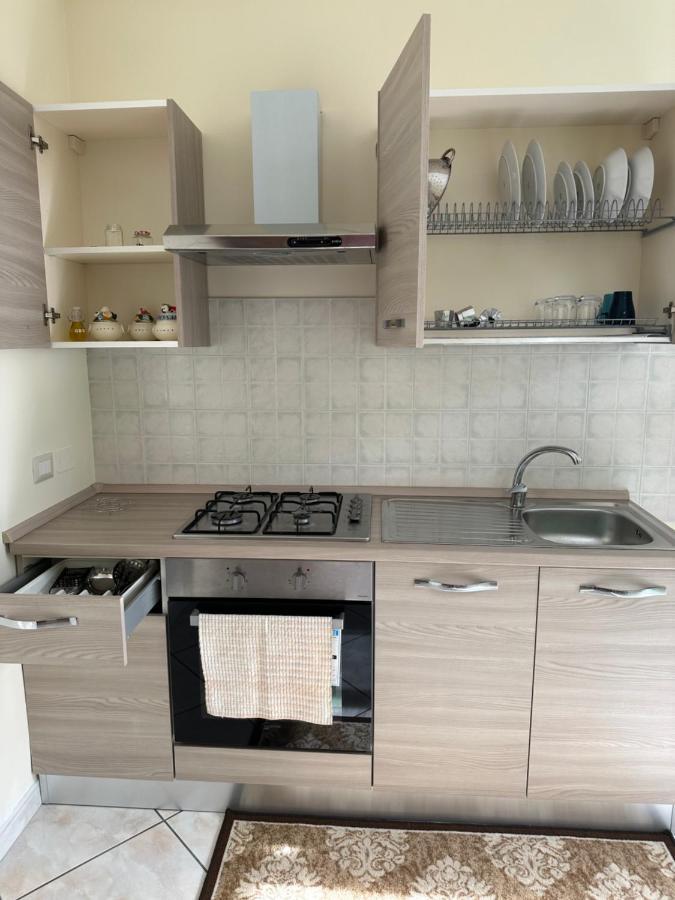 In Famiglia Apartment And Rooms For Pompei, Amalfi, Sorrento And Salerno 산테지디오델몬테알비노 외부 사진