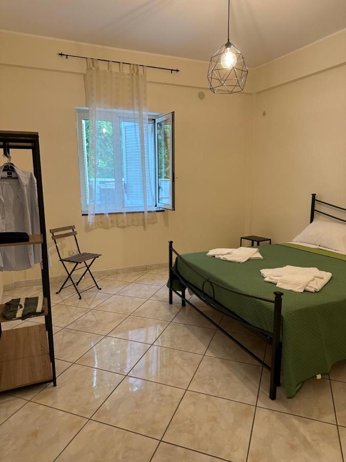 In Famiglia Apartment And Rooms For Pompei, Amalfi, Sorrento And Salerno 산테지디오델몬테알비노 외부 사진